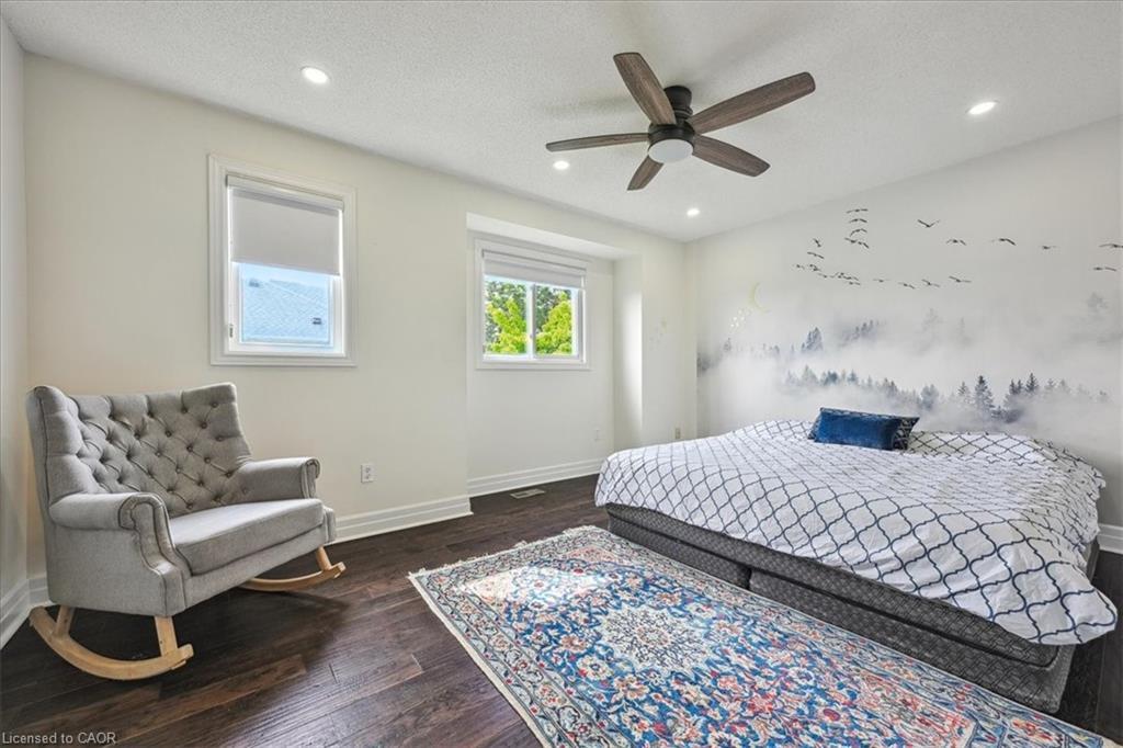 2-2920 Headon Forest Drive, Burlington, ON - Indoor Photo Showing Bedroom