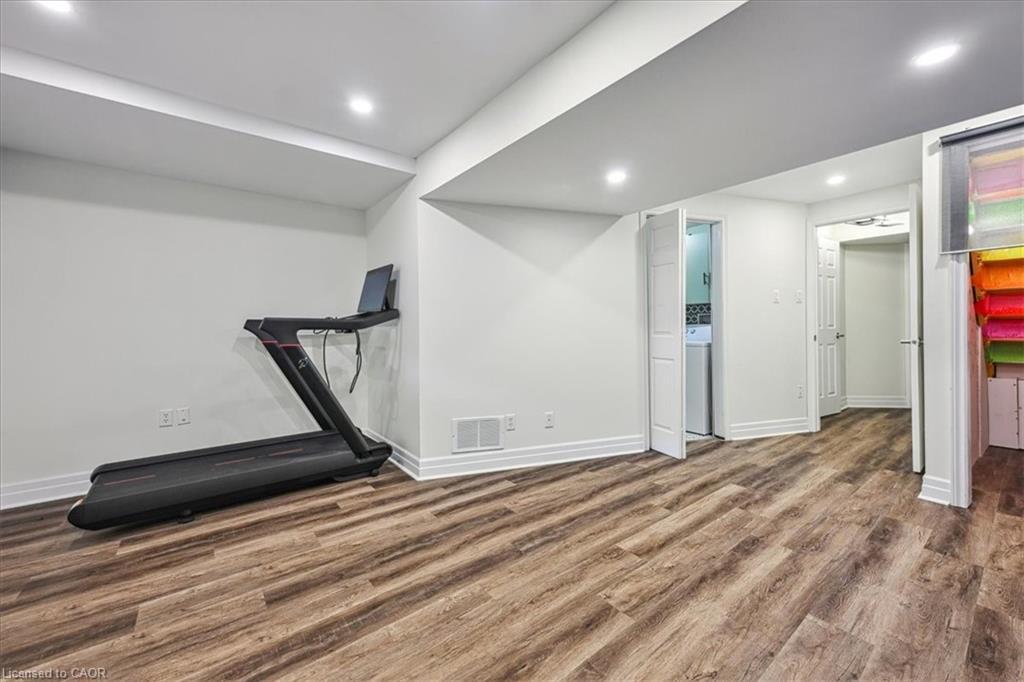 2-2920 Headon Forest Drive, Burlington, ON - Indoor Photo Showing Other Room