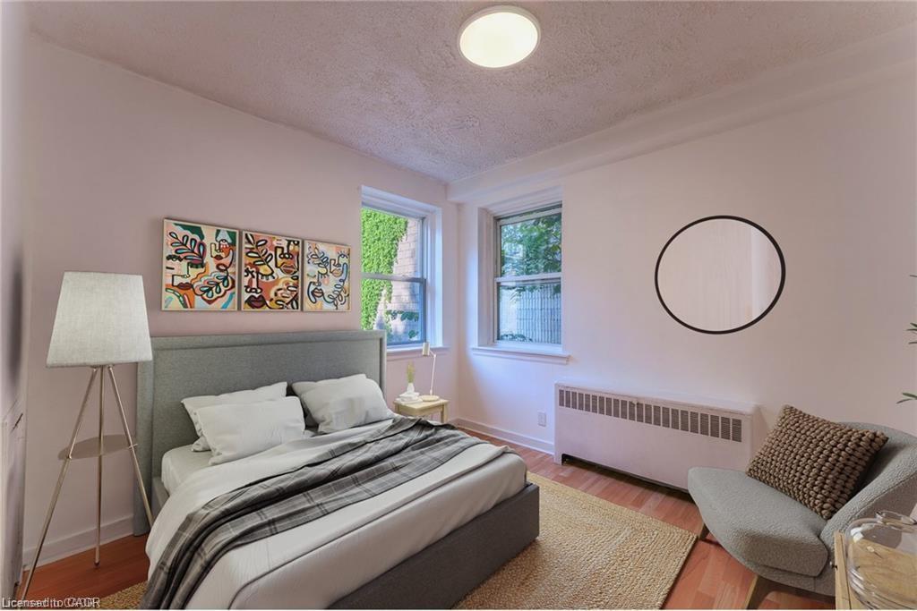7-4 Robinson Street, Hamilton, ON - Indoor Photo Showing Bedroom