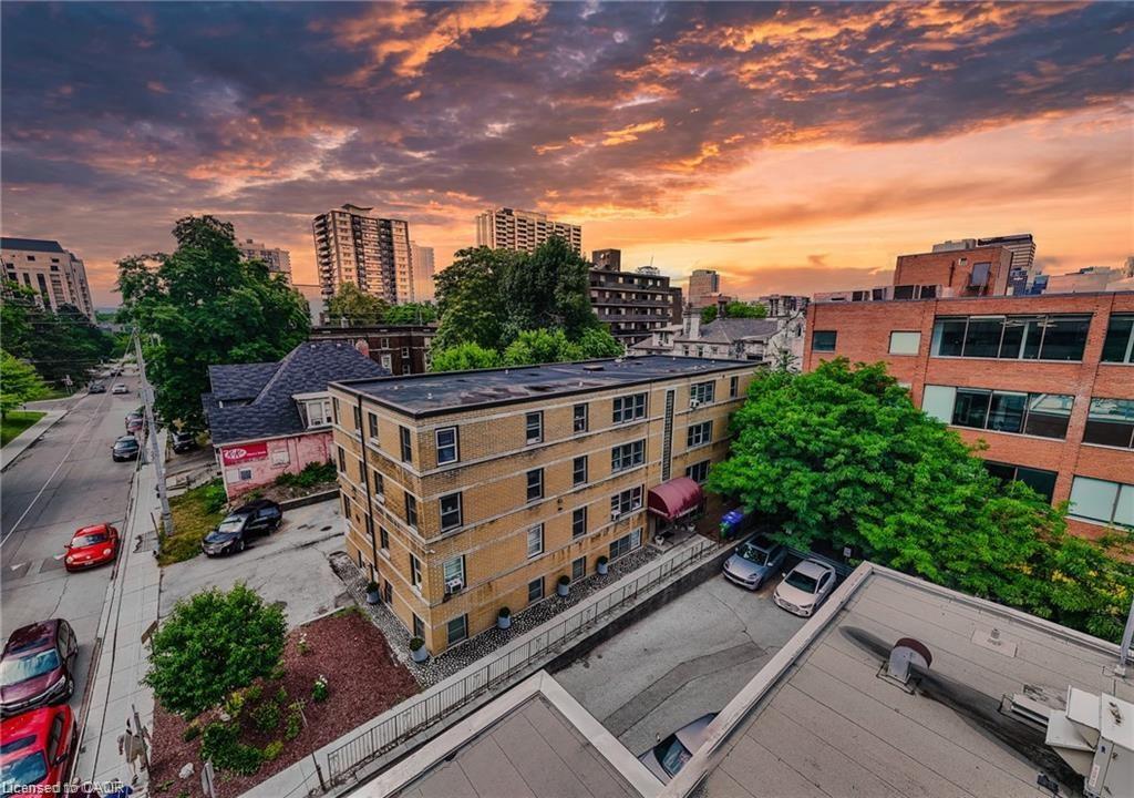 7-4 Robinson Street, Hamilton, ON - Outdoor