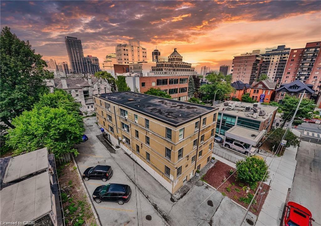 7-4 Robinson Street, Hamilton, ON - Outdoor With View