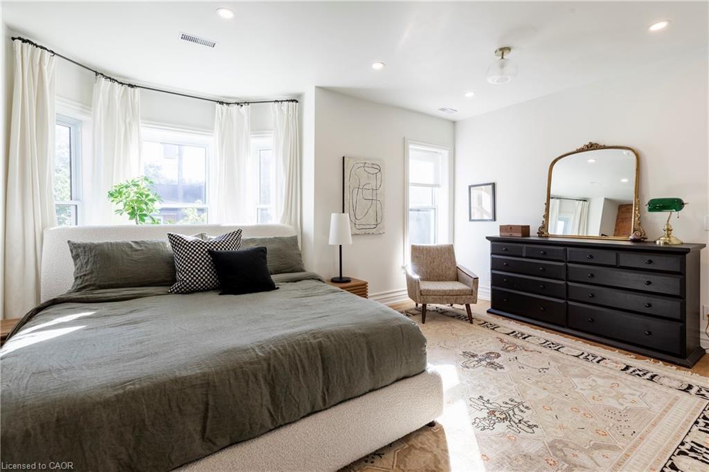 467 King William Street, Hamilton, ON - Indoor Photo Showing Bedroom
