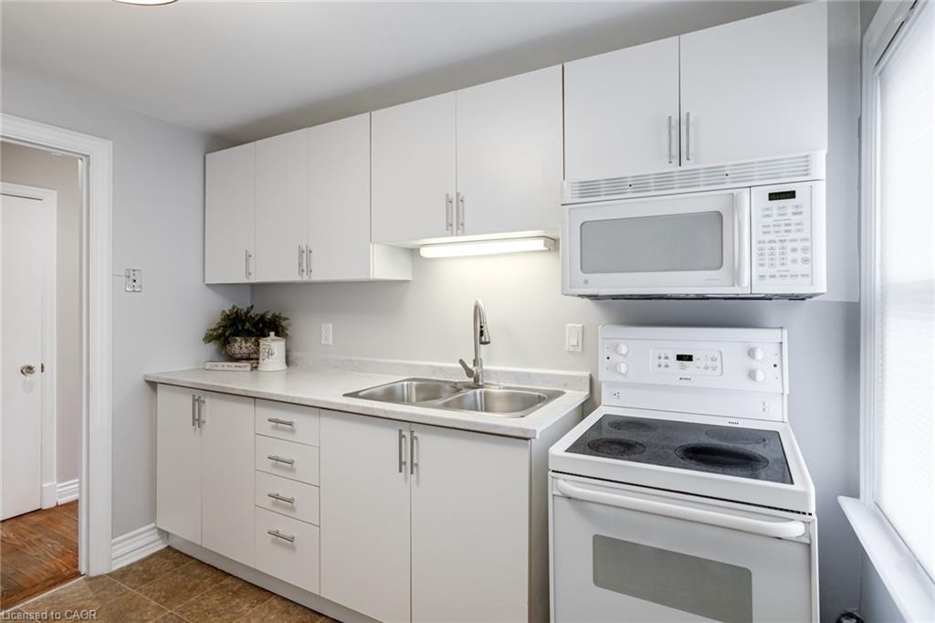 15 Empress Avenue, Hamilton, ON