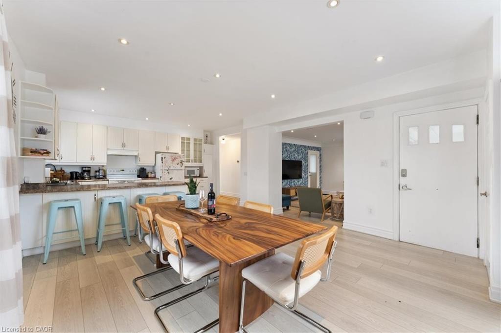 1019 Beach Boulevard, Hamilton, ON - Indoor Photo Showing Other Room