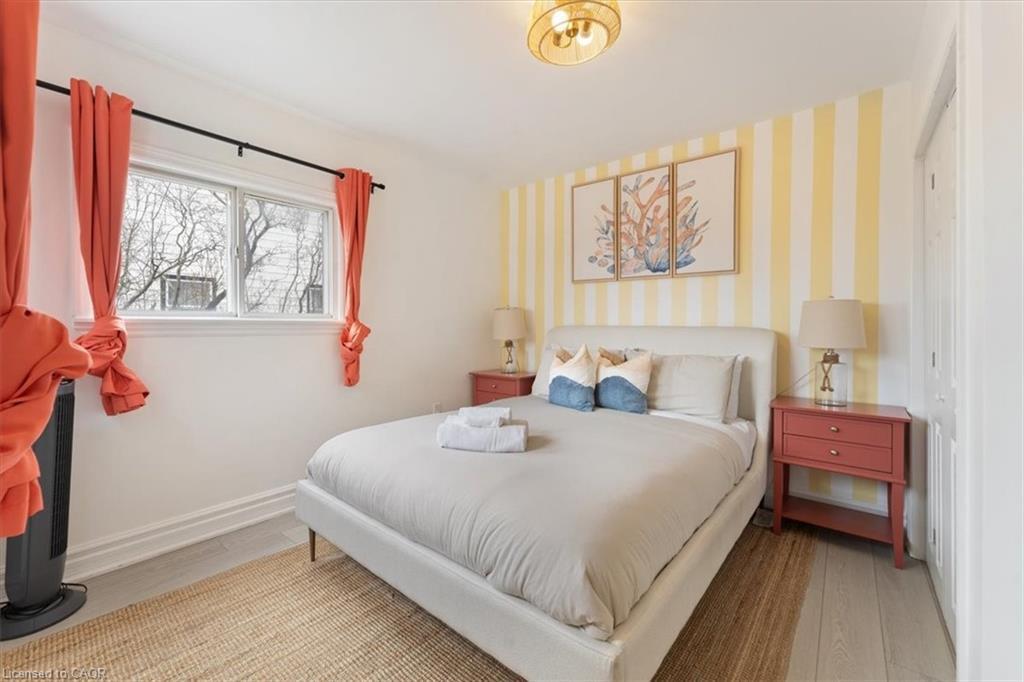 1019 Beach Boulevard, Hamilton, ON - Indoor Photo Showing Bedroom