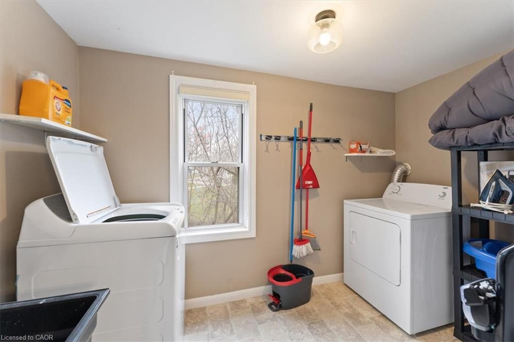 1019 Beach Boulevard, Hamilton, ON - Indoor Photo Showing Laundry Room