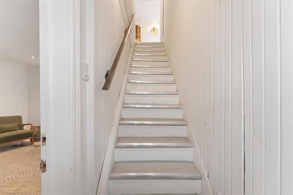 1019 Beach Boulevard, Hamilton, ON - Indoor Photo Showing Other Room