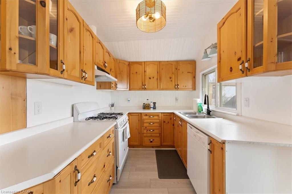 1019 Beach Boulevard, Hamilton, ON - Indoor Photo Showing Kitchen With Double Sink
