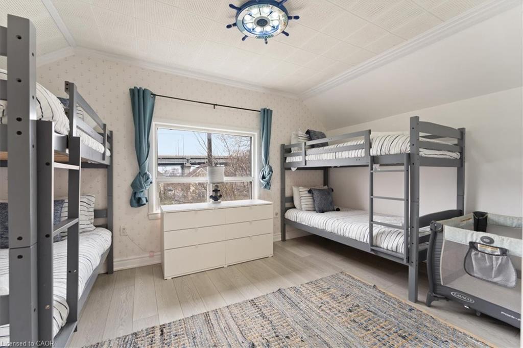 1019 Beach Boulevard, Hamilton, ON - Indoor Photo Showing Bedroom