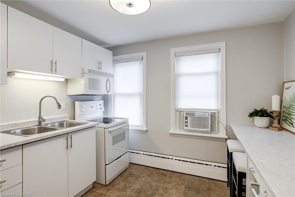 15 Empress Avenue, Hamilton, ON