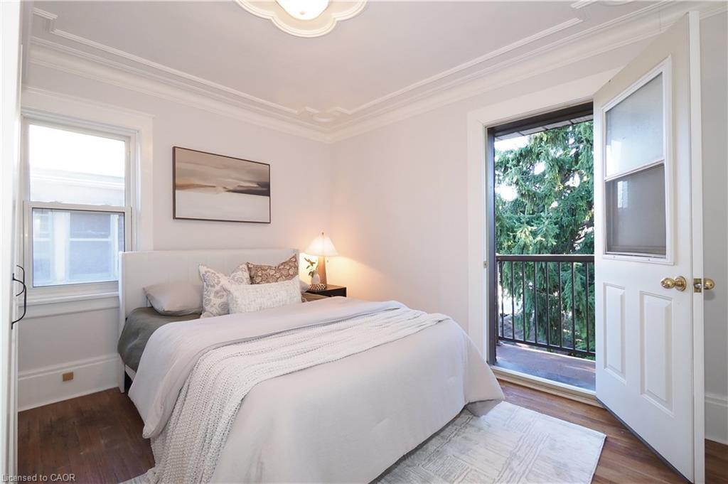 409 Wellington Street N, Kitchener, ON - Indoor Photo Showing Bedroom