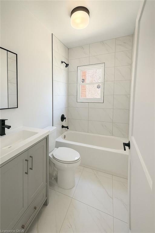 1-27 Queenston Street, St. Catharines, ON - Indoor Photo Showing Bathroom