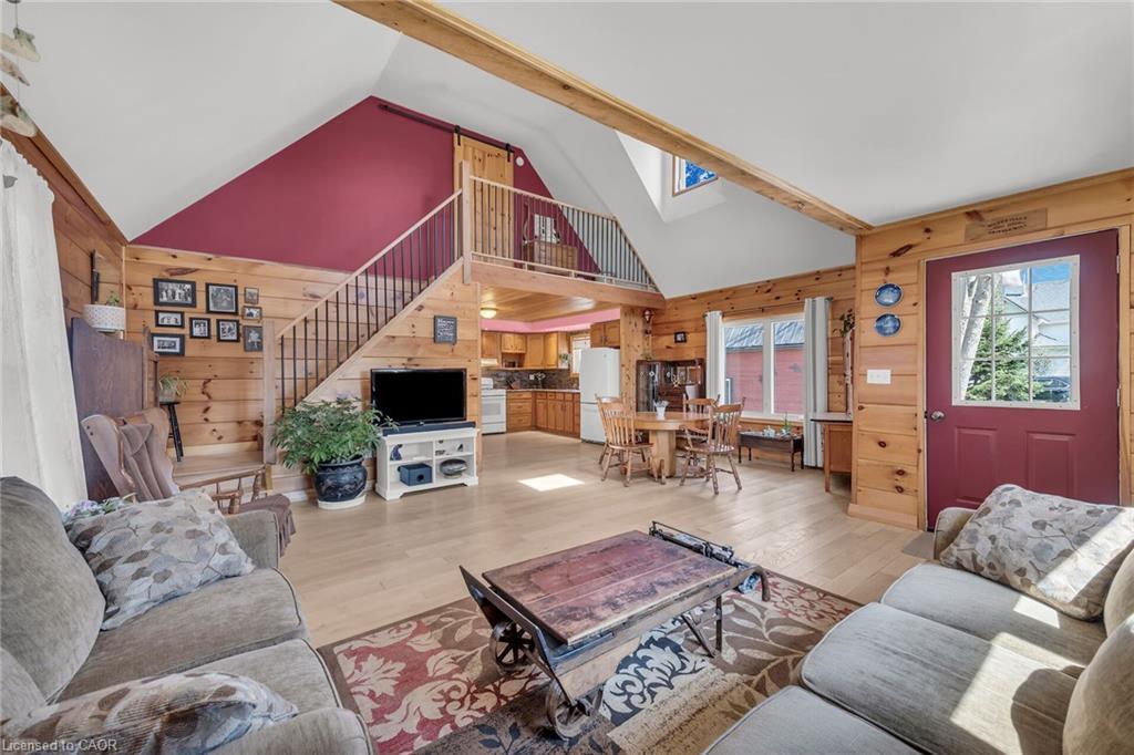 109 Mcnab Street E, Port Dover, ON - Indoor Photo Showing Living Room