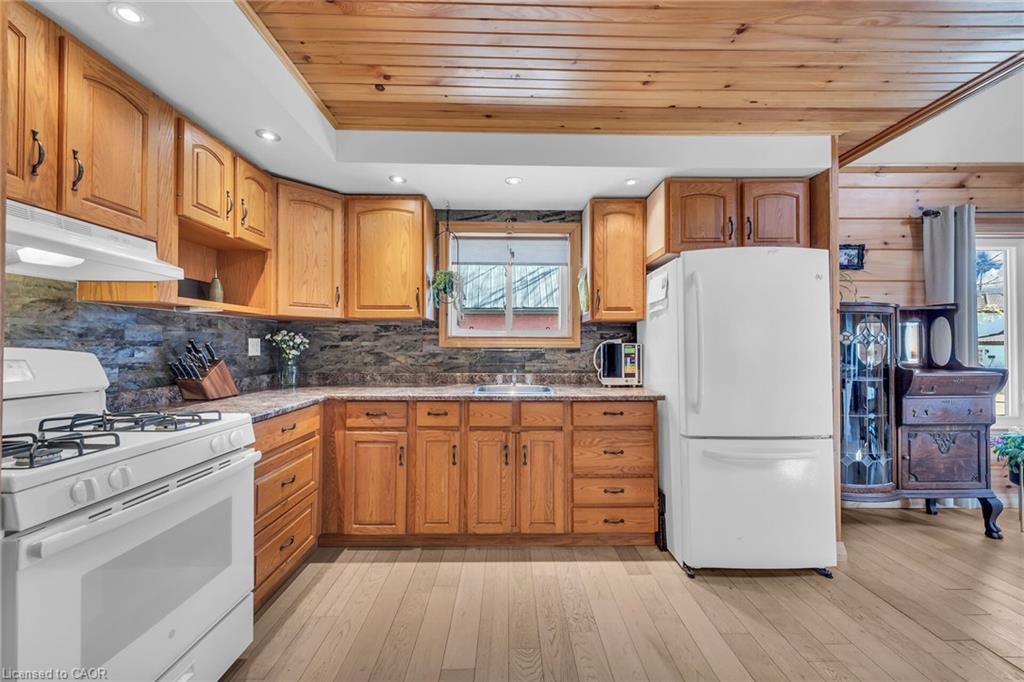 109 Mcnab Street E, Port Dover, ON - Indoor Photo Showing Kitchen