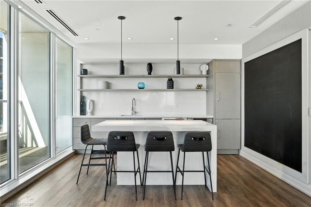 1209-212 King William Street, Hamilton, ON - Indoor Photo Showing Kitchen