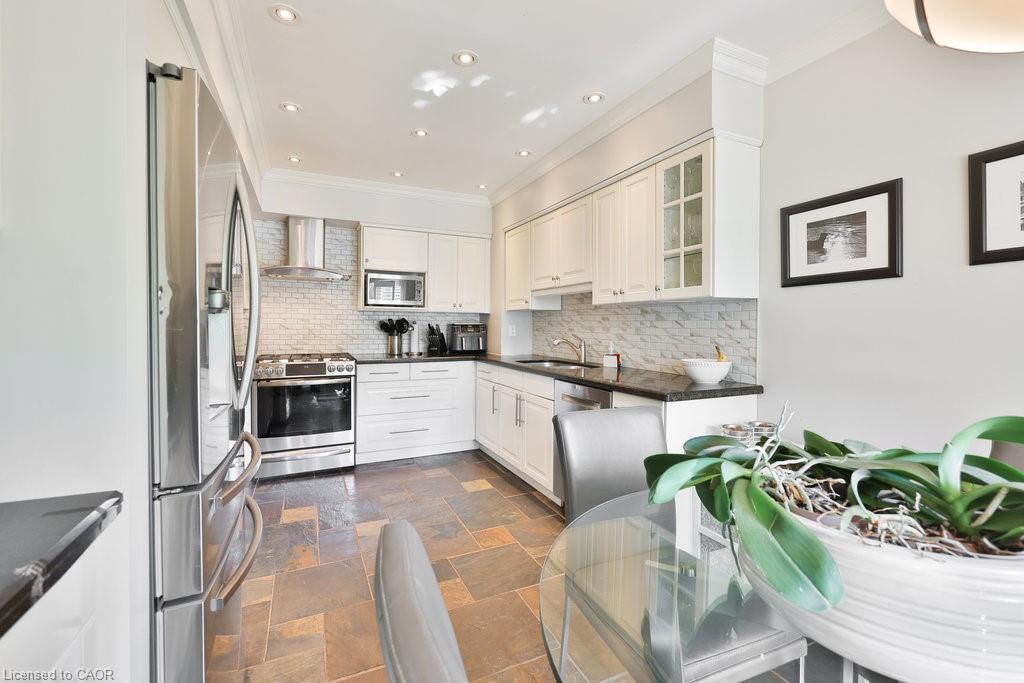 68 Tradewind Drive, Oakville, ON - Indoor Photo Showing Kitchen With Stainless Steel Kitchen With Upgraded Kitchen