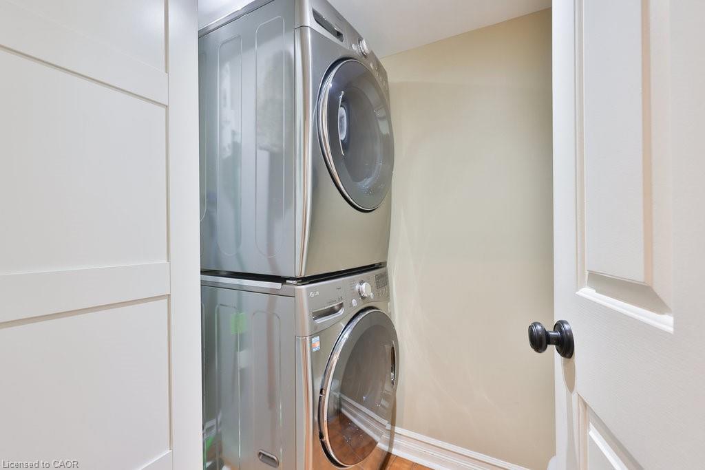 68 Tradewind Drive, Oakville, ON - Indoor Photo Showing Laundry Room