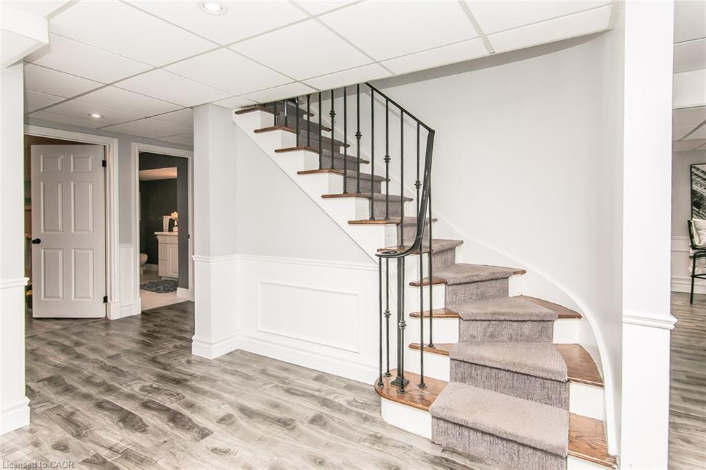 358 Green Acres Drive, Waterloo, ON - Indoor Photo Showing Other Room