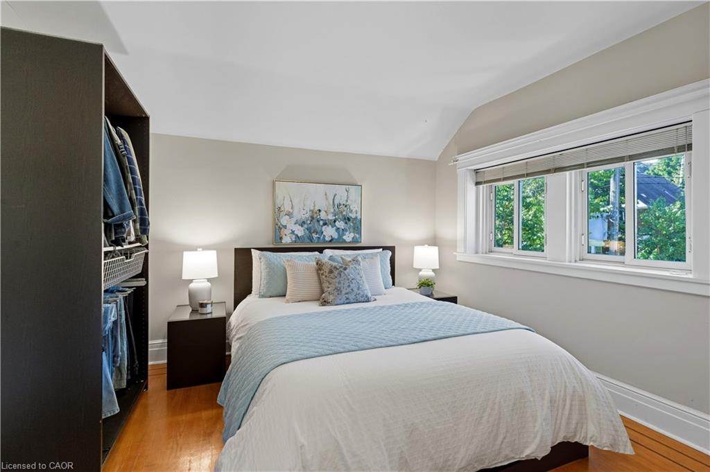 197 Balmoral Avenue S, Hamilton, ON - Indoor Photo Showing Bedroom