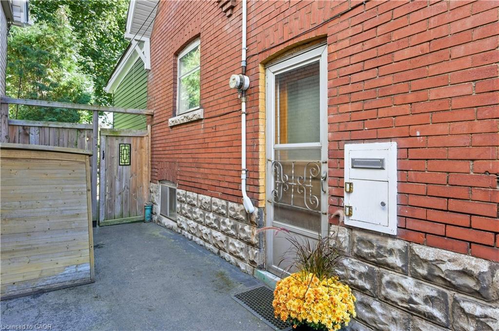 197 Balmoral Avenue S, Hamilton, ON - Outdoor With Exterior