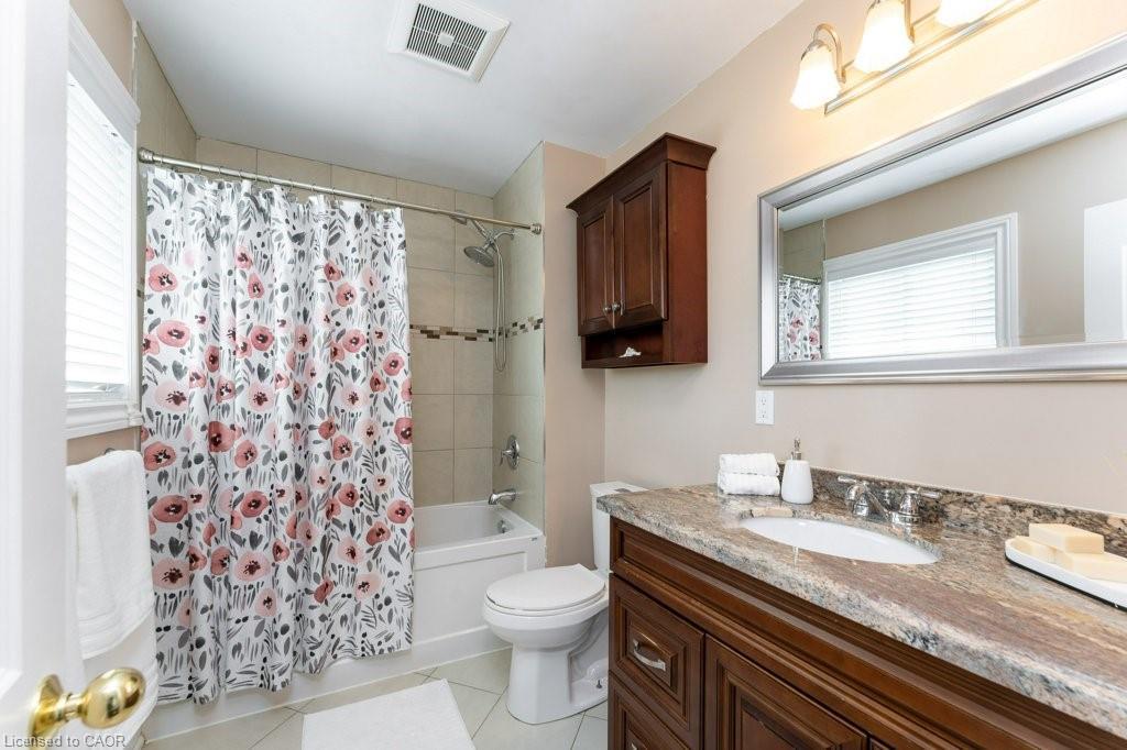68 Windermere Court, Brampton, ON - Indoor Photo Showing Bathroom