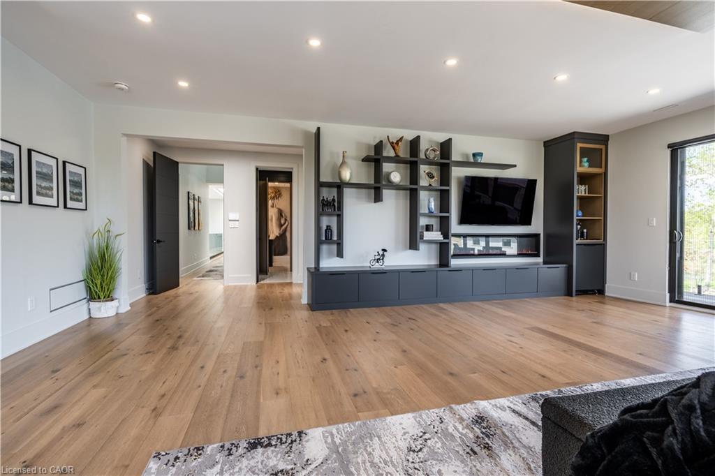 13311 Sixth Line Nassagaweya, Milton, ON - Indoor Photo Showing Living Room