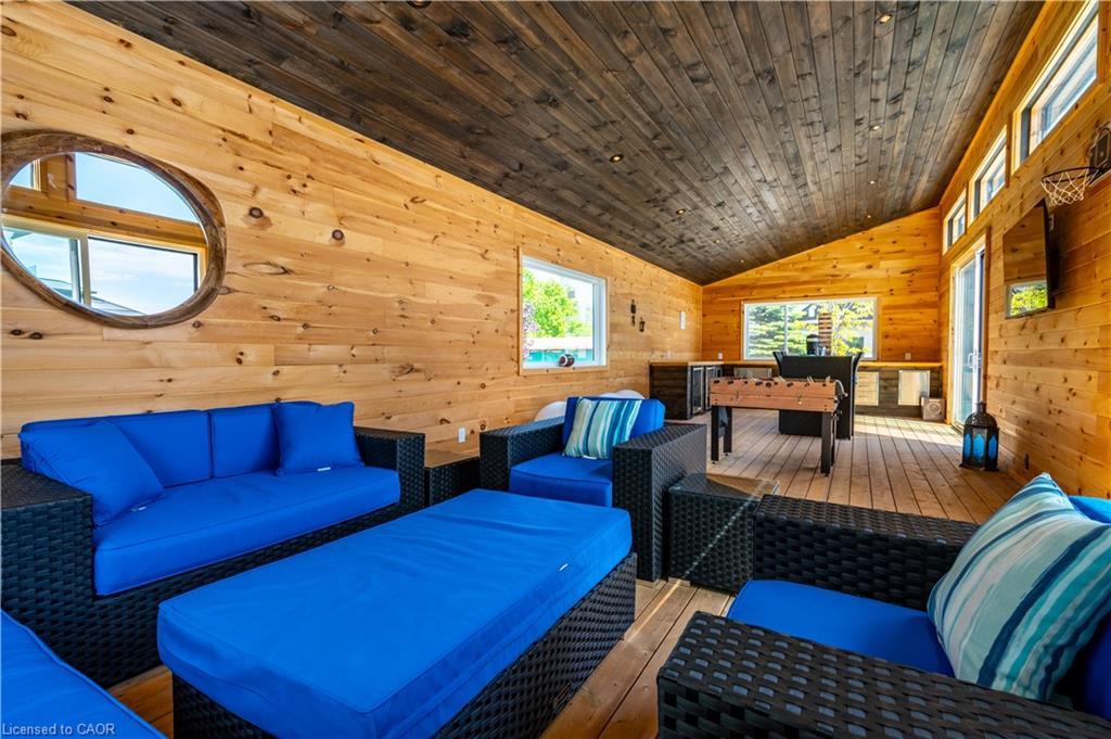 13311 Sixth Line Nassagaweya, Milton, ON - Photo Showing Living Room