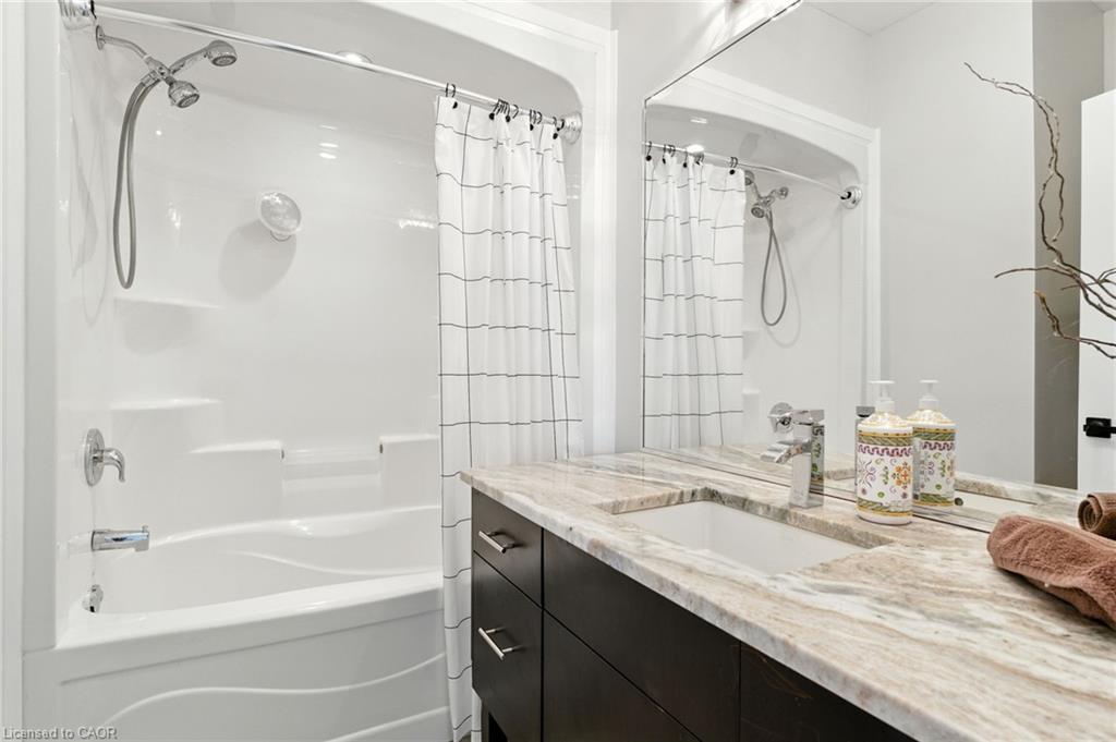 139 Gaiser Road, Welland, ON - Indoor Photo Showing Bathroom