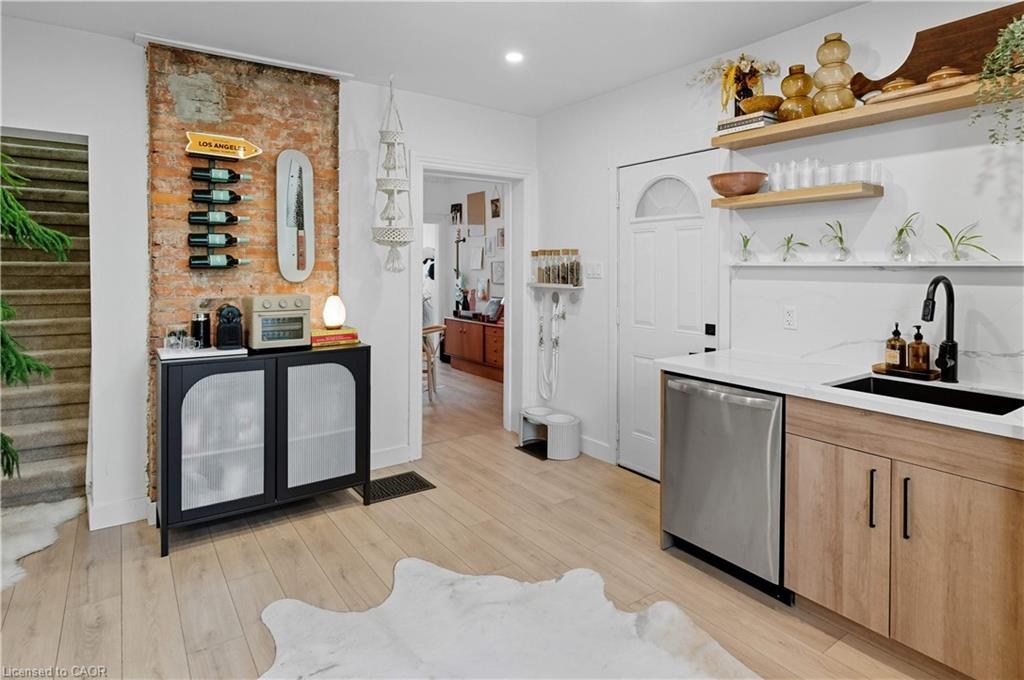 249 Bay Street N, Hamilton, ON - Indoor