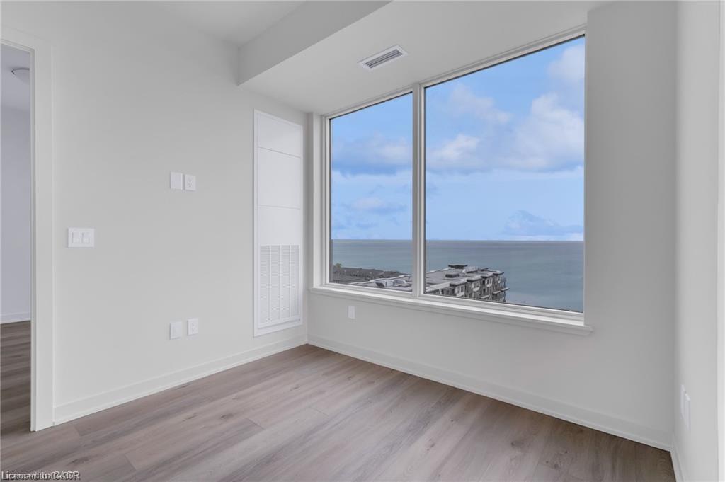 1408-385 Winston Road, Grimsby, ON - Indoor Photo Showing Other Room