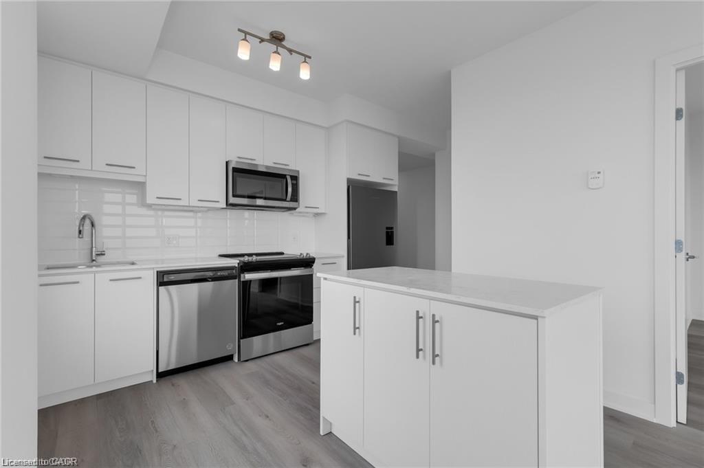 1408-385 Winston Road, Grimsby, ON - Indoor Photo Showing Kitchen