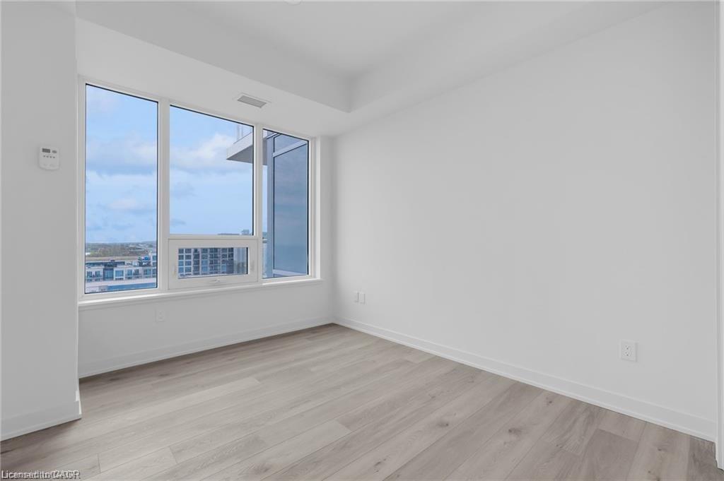 1408-385 Winston Road, Grimsby, ON - Indoor Photo Showing Other Room