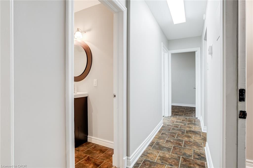 15 Empress Avenue, Hamilton, ON - Indoor Photo Showing Other Room