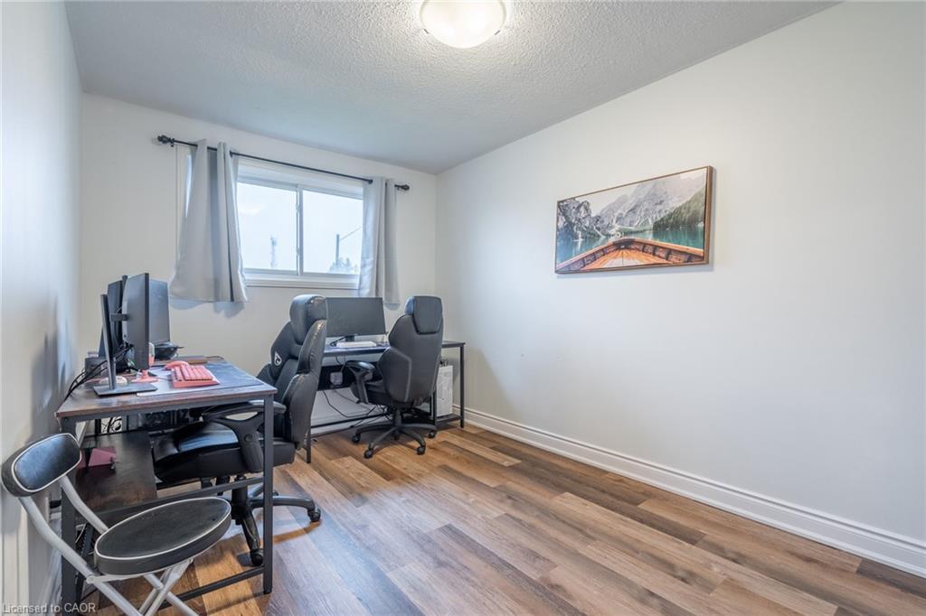 8-596 Grey Street, Brantford, ON - Indoor Photo Showing Office