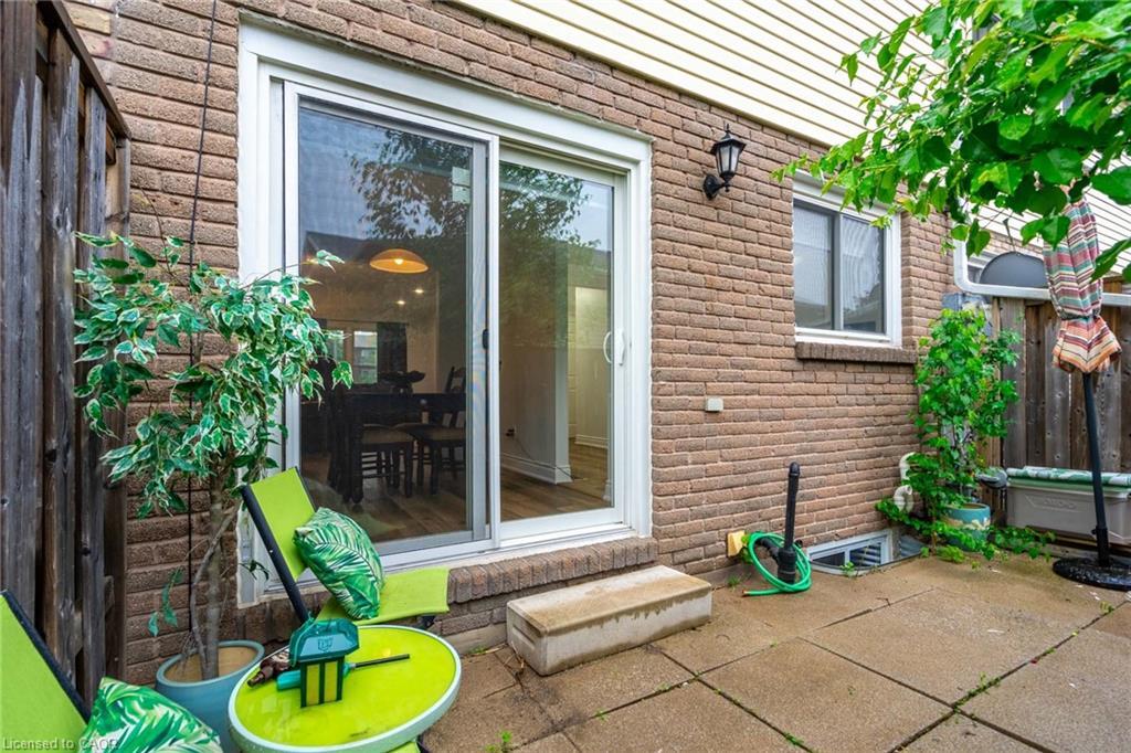 8-596 Grey Street, Brantford, ON - Outdoor With Exterior