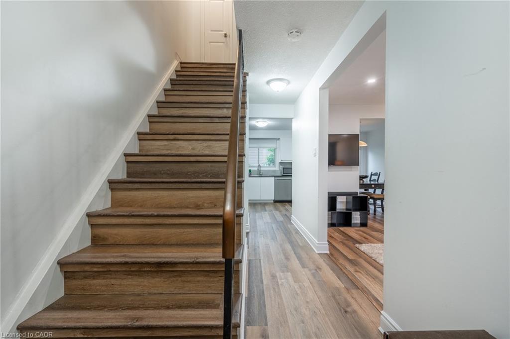 8-596 Grey Street, Brantford, ON - Indoor Photo Showing Other Room