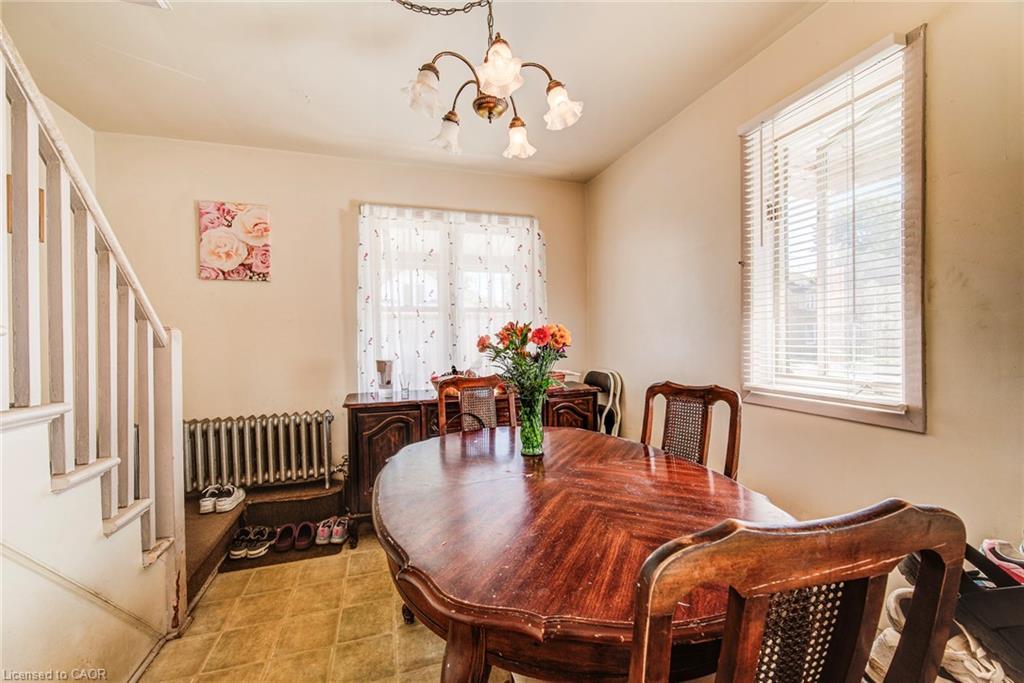 318 Middle Street, Cambridge, ON - Indoor Photo Showing Dining Room