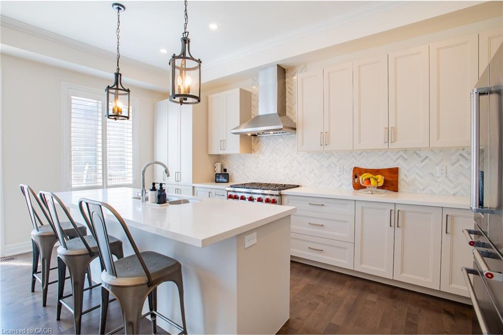 66 Merlin Street, Oakville, ON - Indoor Photo Showing Kitchen With Upgraded Kitchen