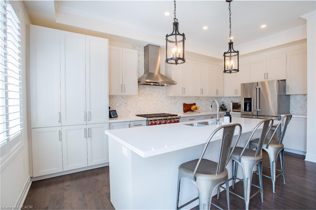 66 Merlin Street, Oakville, ON - Indoor Photo Showing Kitchen With Upgraded Kitchen