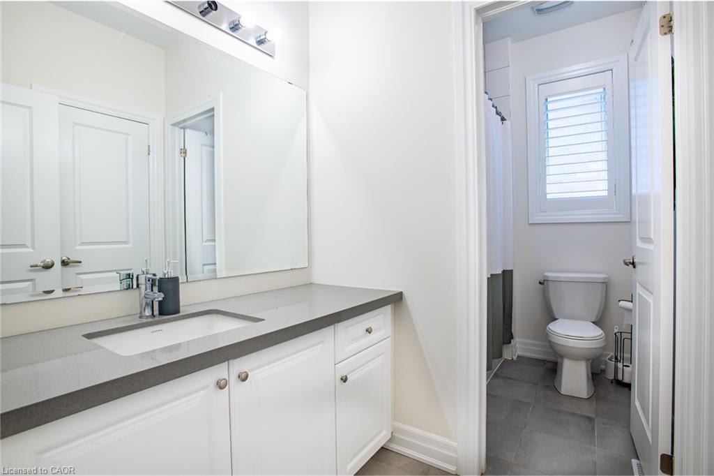 66 Merlin Street, Oakville, ON - Indoor Photo Showing Bathroom