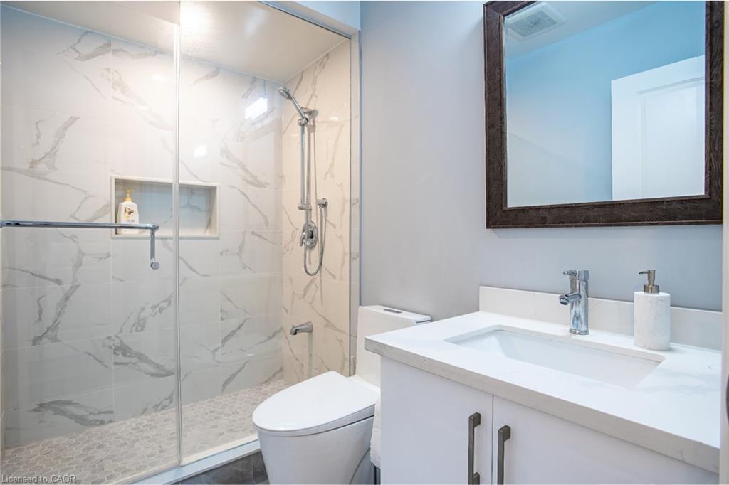66 Merlin Street, Oakville, ON - Indoor Photo Showing Bathroom