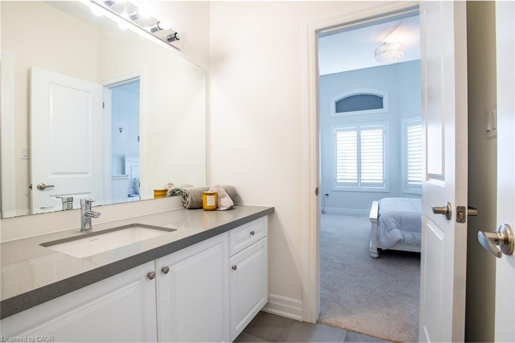 66 Merlin Street, Oakville, ON - Indoor Photo Showing Bathroom
