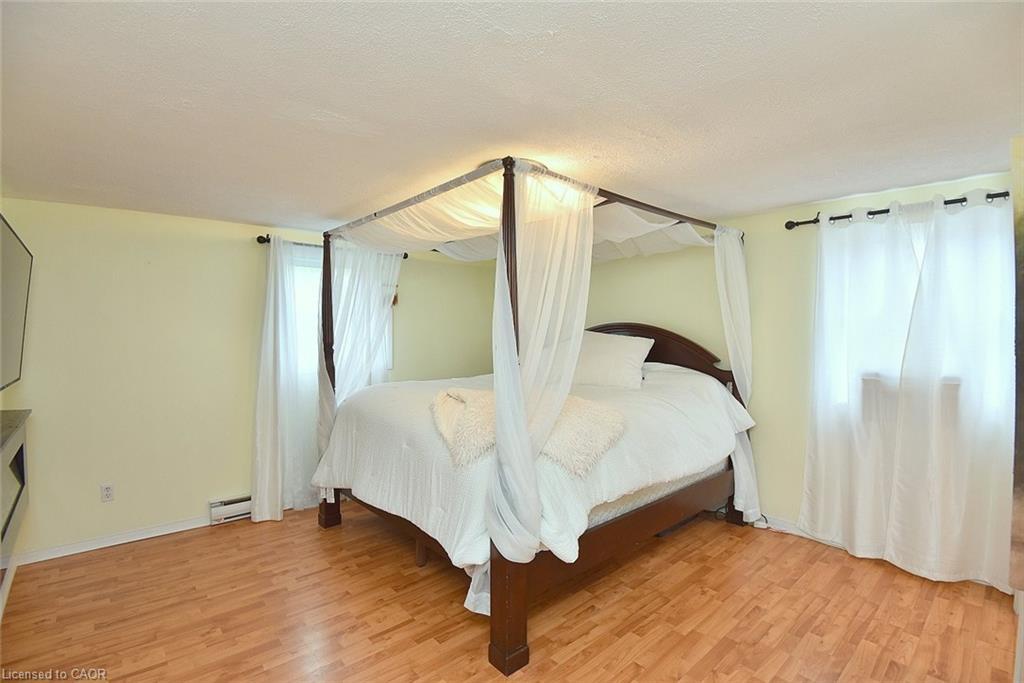 45 Dunkirk Drive, Hamilton, ON - Indoor Photo Showing Bedroom