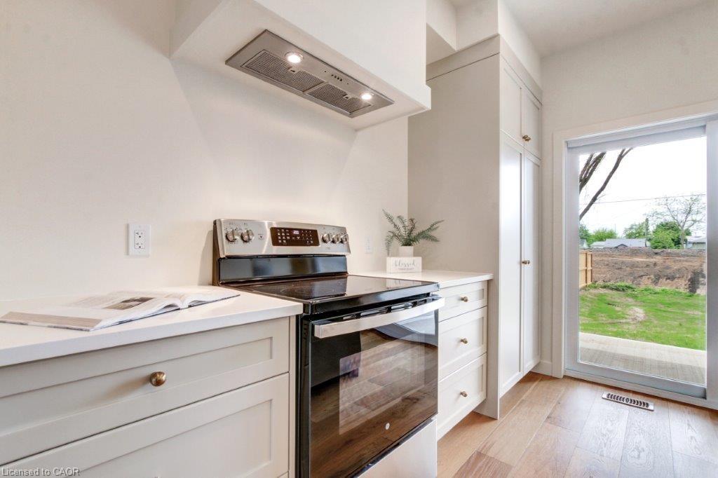 210 William Street, Delhi, ON - Indoor Photo Showing Kitchen