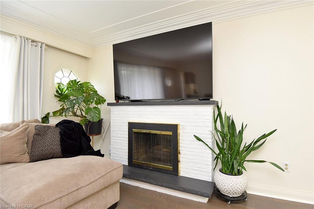 45 Dunkirk Drive, Hamilton, ON - Indoor Photo Showing Living Room With Fireplace