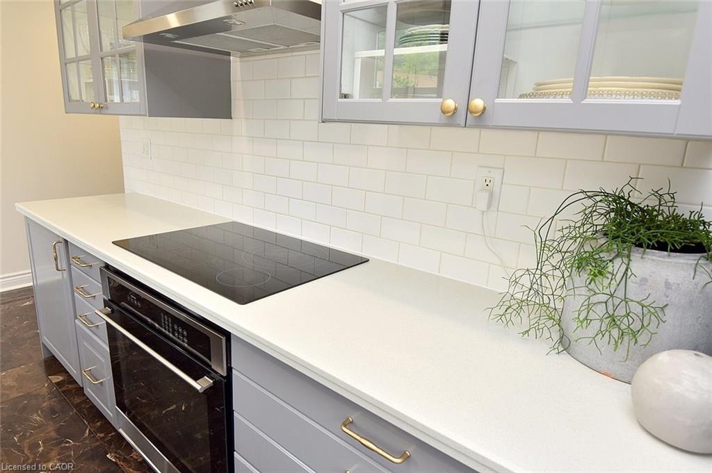 45 Dunkirk Drive, Hamilton, ON - Indoor Photo Showing Kitchen