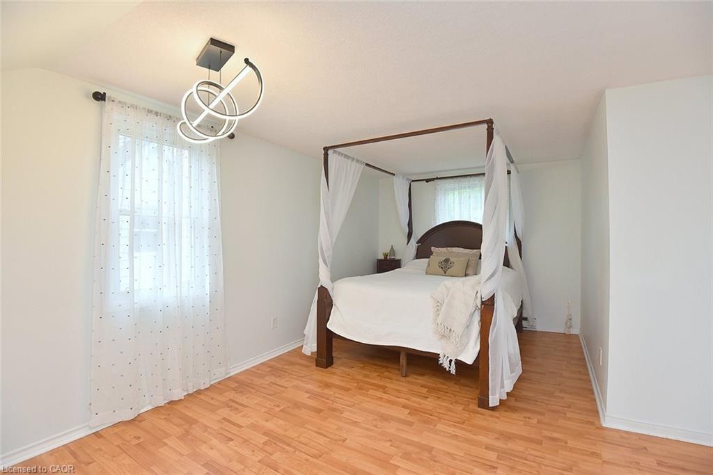 45 Dunkirk Drive, Hamilton, ON - Indoor Photo Showing Bedroom