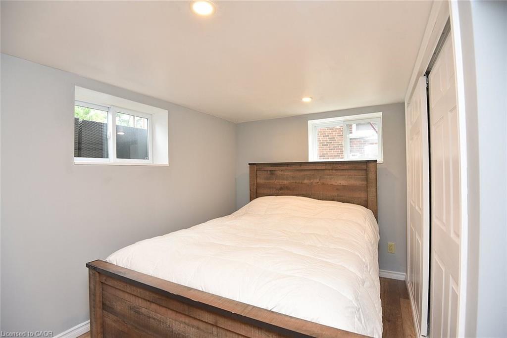 45 Dunkirk Drive, Hamilton, ON - Indoor Photo Showing Bedroom