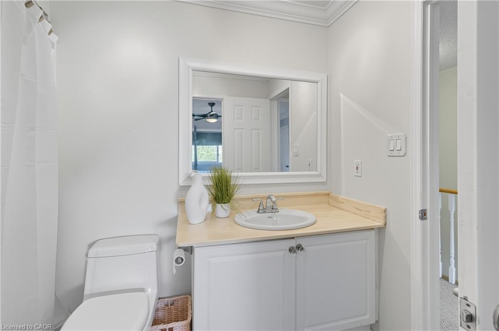 8-5555 Prince William Drive, Burlington, ON - Indoor Photo Showing Bathroom