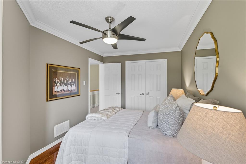 8-5555 Prince William Drive, Burlington, ON - Indoor Photo Showing Bedroom